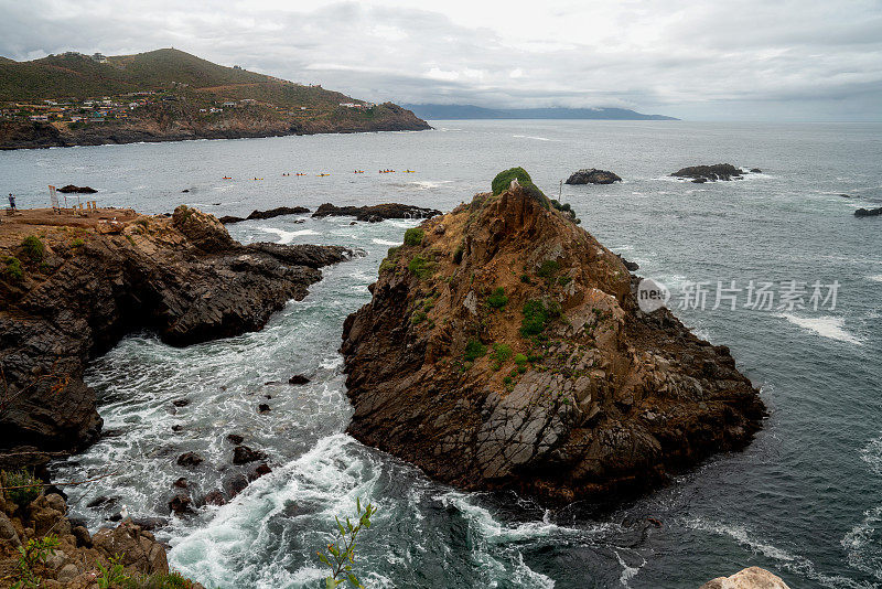 La Bufadora海洋间歇泉或气孔在恩塞纳达，蓬班达半岛，太平洋，墨西哥